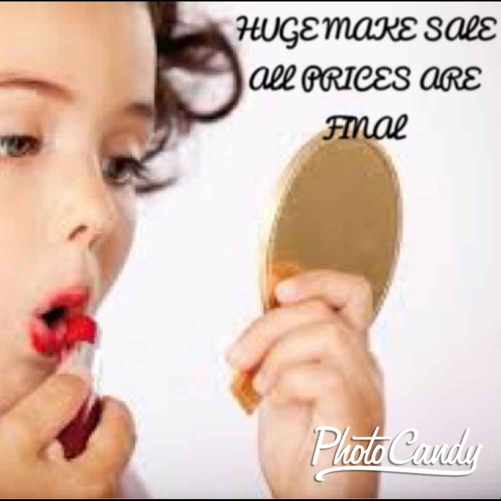 👄💄👁ALL MAKEUP PRICED TO SELL